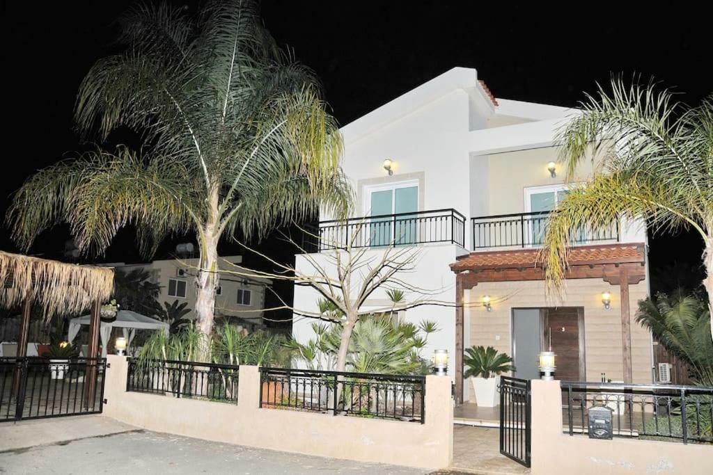 Unique Beach Luxurious Villas Ayia Napa Esterno foto